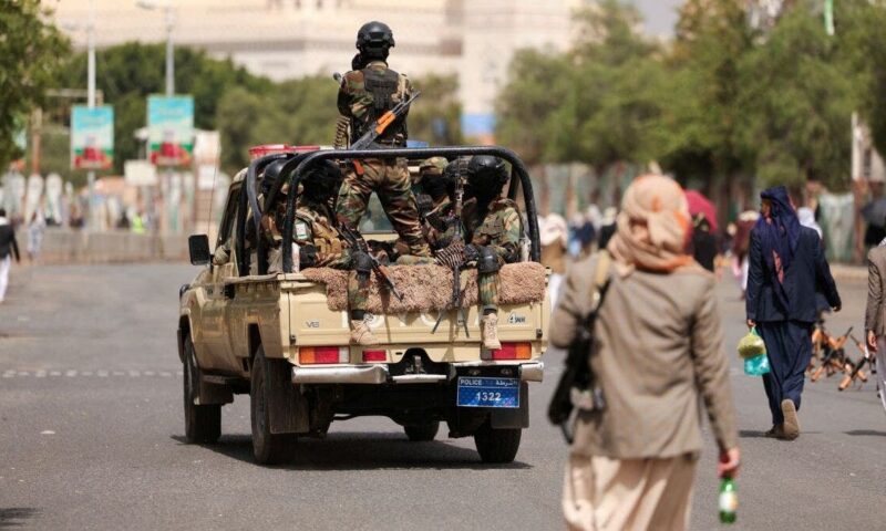 اليمن.. مقتل وإصابة 33 حوثياً بضربات استهدفت الميليشيا في الحديدة