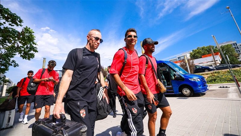 بعثة الأهلي تصل إلى برشلونة استعدادا لخوض مباراة كأس خوان جامبر