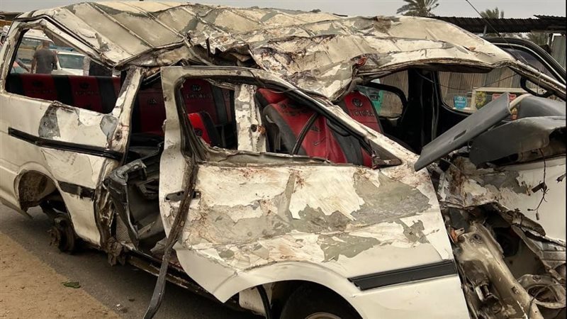 مصرع وإصابة 20 شخصا في انقلاب ميكروباص بطريق أسيوط الصحراوي الغربي