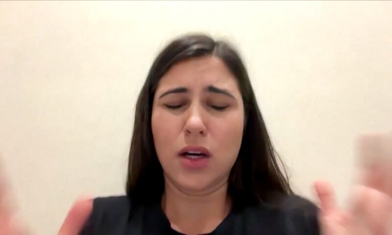 على الهواء مباشرة.. دوي انفجار صاروخي في كييف خلال مقابلة مشرعة مع CNN