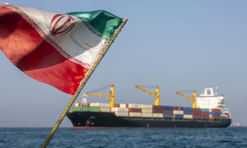 إيران: لا نجري مفاوضات مع أمريكا حاليا.. ومباحثاتنا مع سلطنة عُمان لإنشاء مسار “مؤقت” بمضيق هرمز