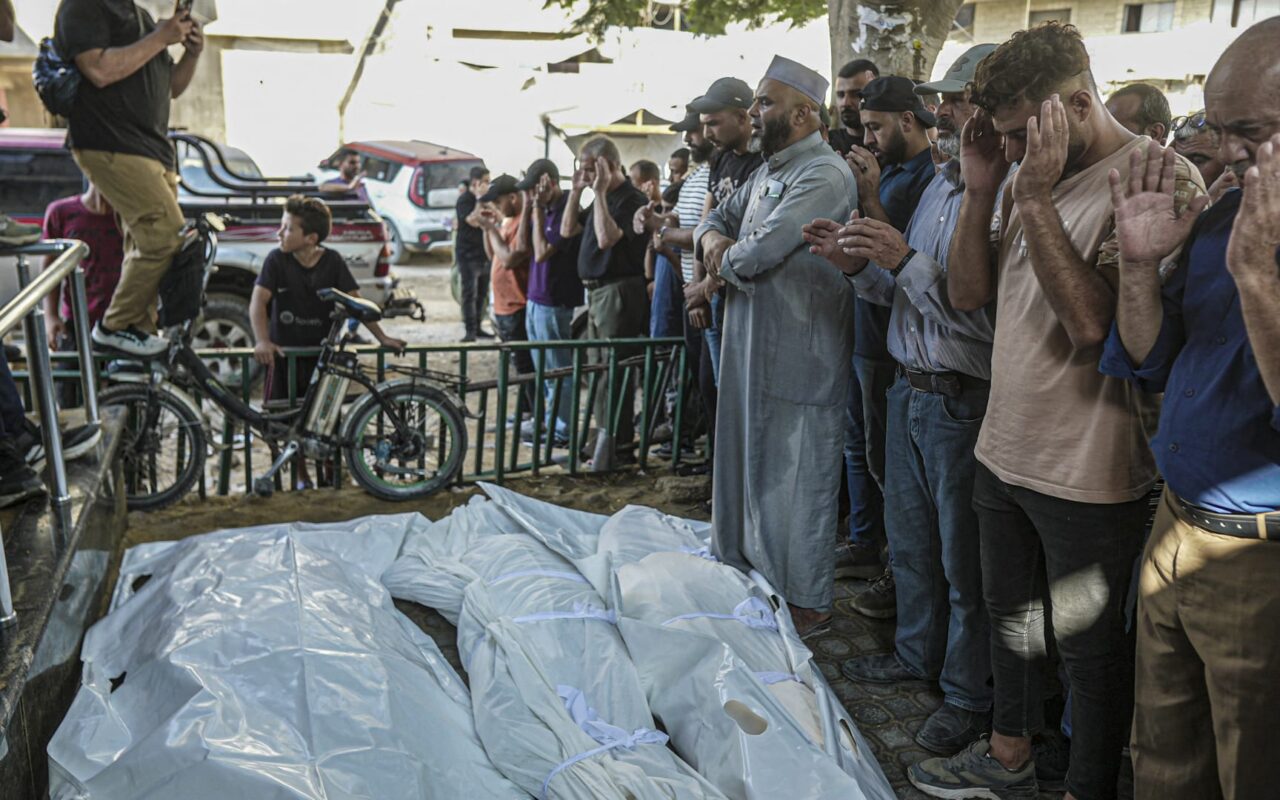 رد إسرائيل على خطة ترامب لـ”السلام” في غزة: “صمت” من جانب نتنياهو.. و شن غارات