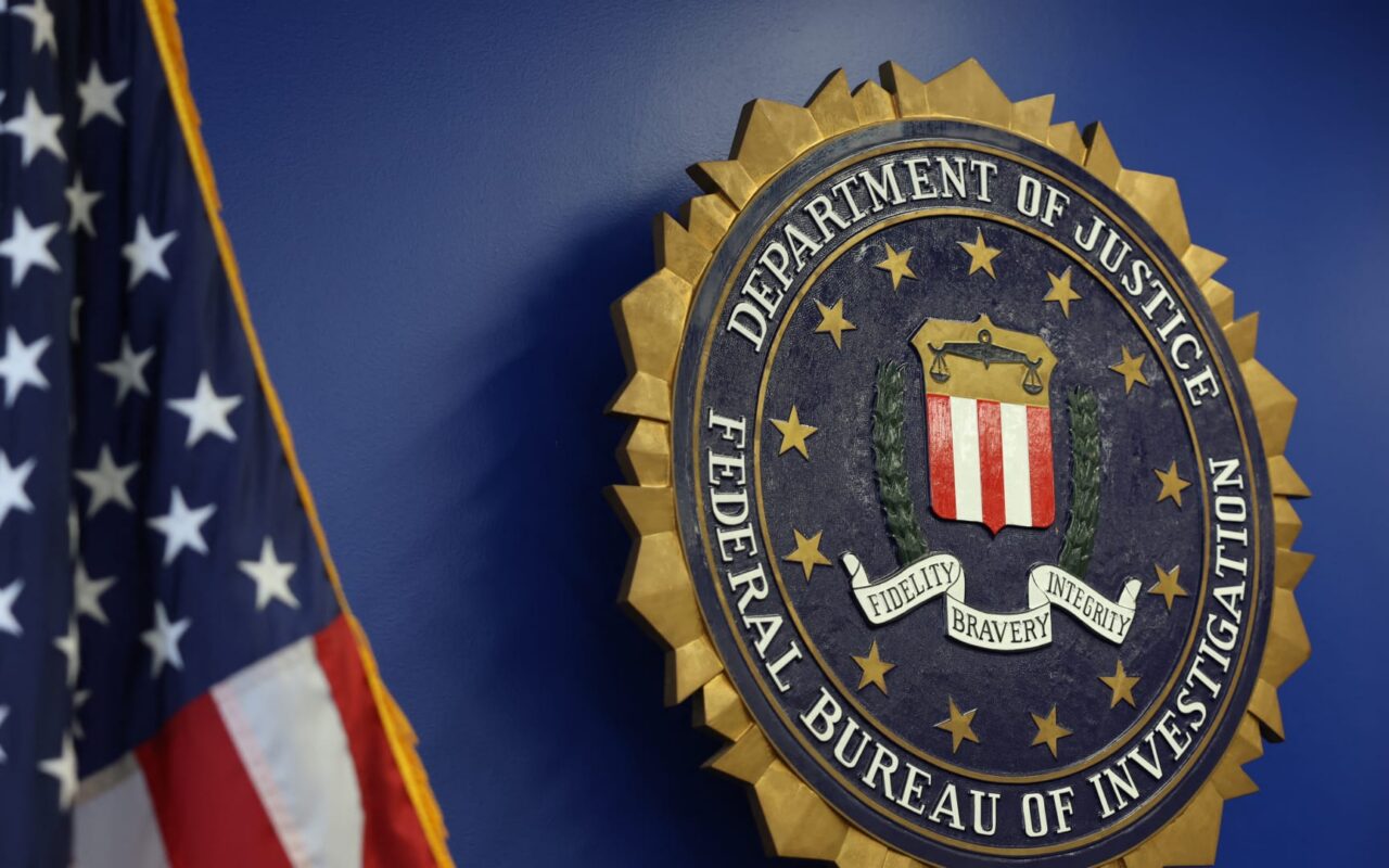 اتهام عميل في FBI بـ”سرقة ما يقرب من مليون دولار من العملات المشفرة”.. ما القصة؟