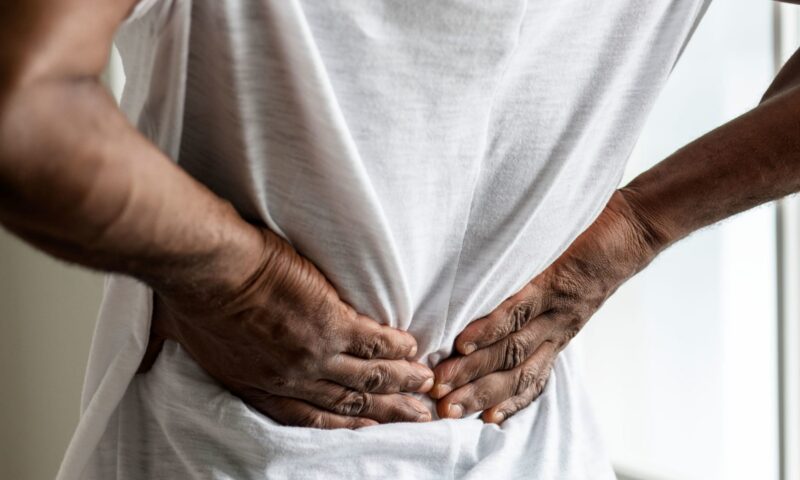 5 أسباب لألم الكلى المفاجئ.. ما هي وكيف يمكنك تجنبها؟