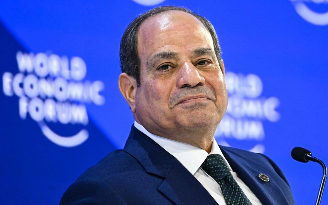 مصر.. السيسي يوجه رسالة لناشئات اليد بعد إنجاز كأس العالم