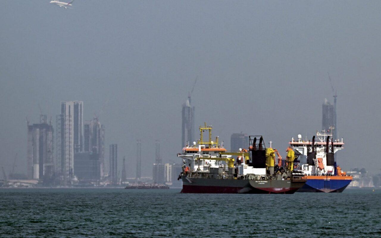 بيان سعودي بعد هجوم إيراني على ناقلة إماراتية بمضيق هرمز