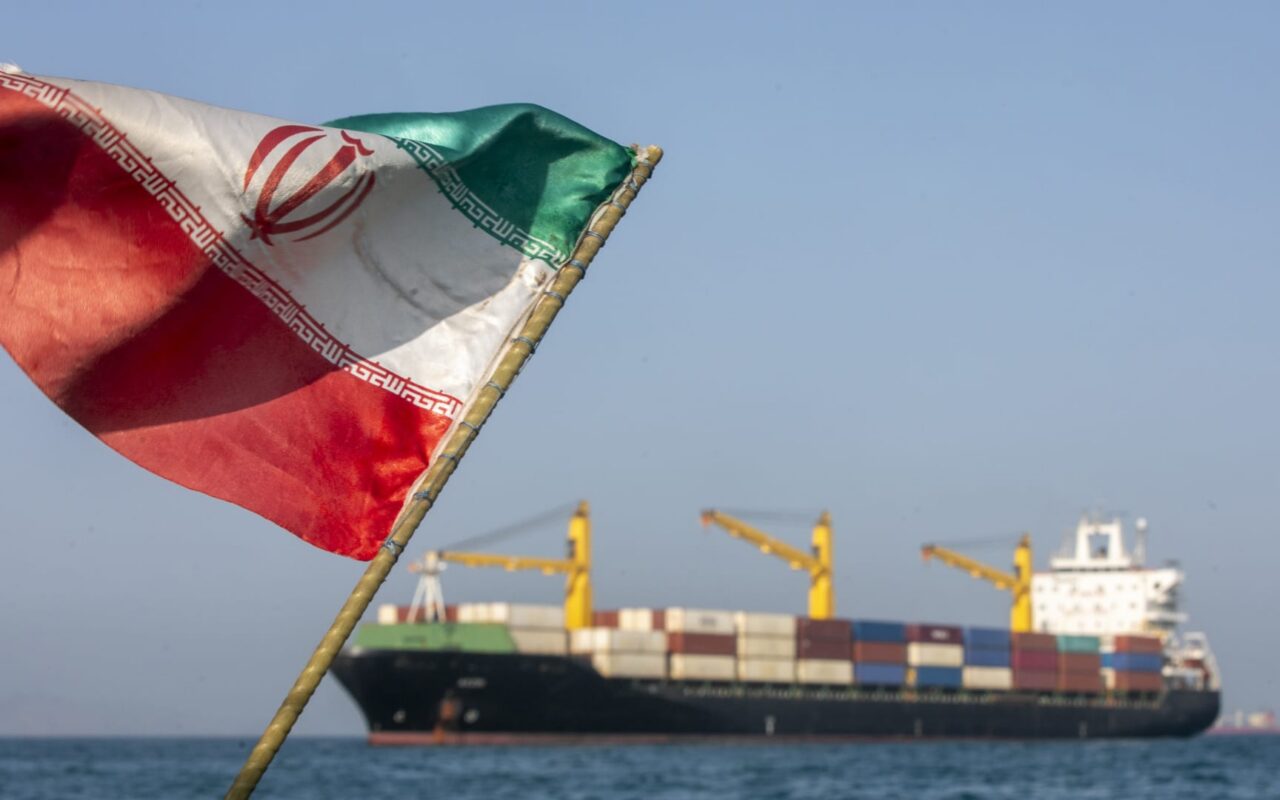إيران تتحدث عن شرط جديد لإعادة فتح مضيق هرمز.. ما هو؟