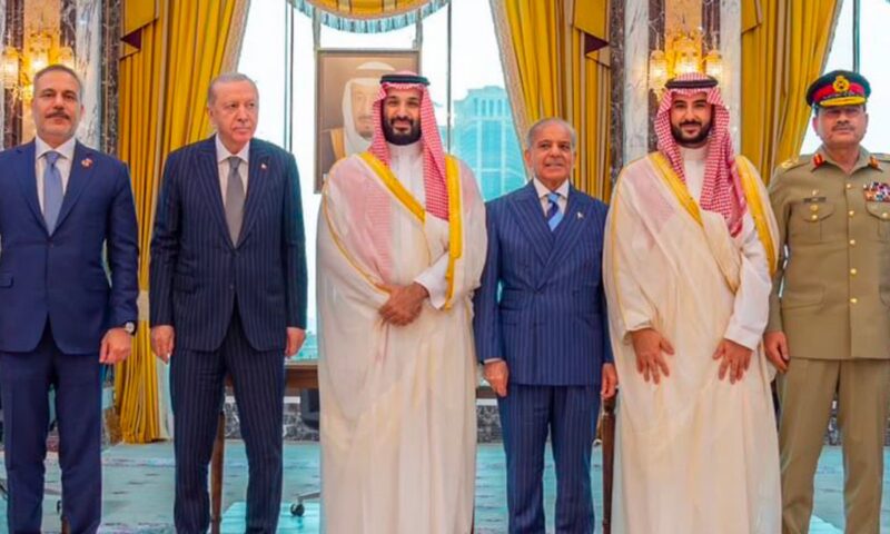 مصر واحتمال انضمامها للاتفاق الدفاعي السعودي التركي الباكستاني بتصريح الوزير فيدان يلقى رواجا