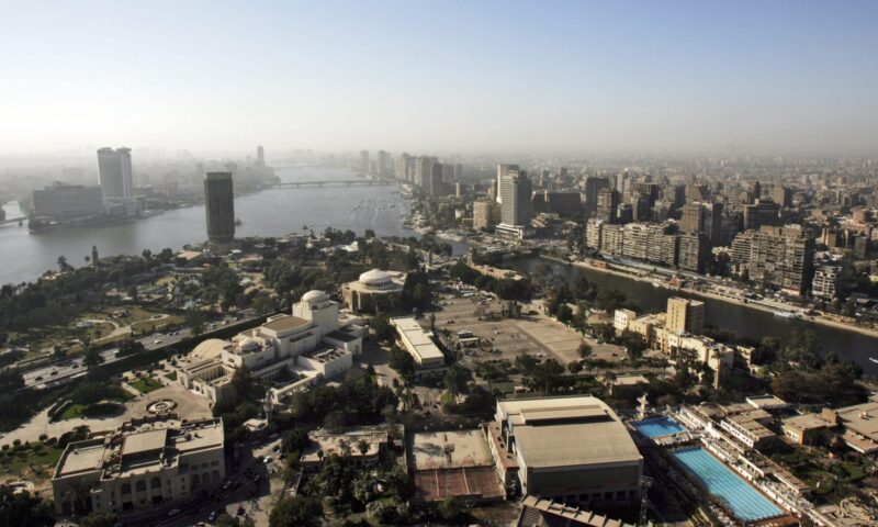 مصر.. فيديو “قديم” يدعي العثور على طفل حديث الولادة بالقمامة والداخلية توضح