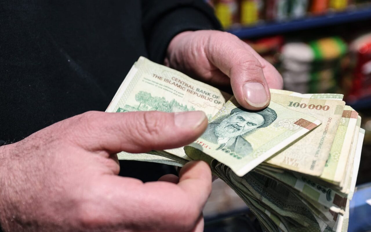 كيف يعتمد ترامب على “الألم الاقتصادي” لإخضاع إيران؟