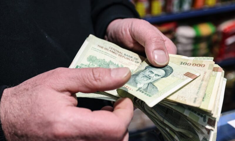كيف يعتمد ترامب على “الألم الاقتصادي” لإخضاع إيران؟
