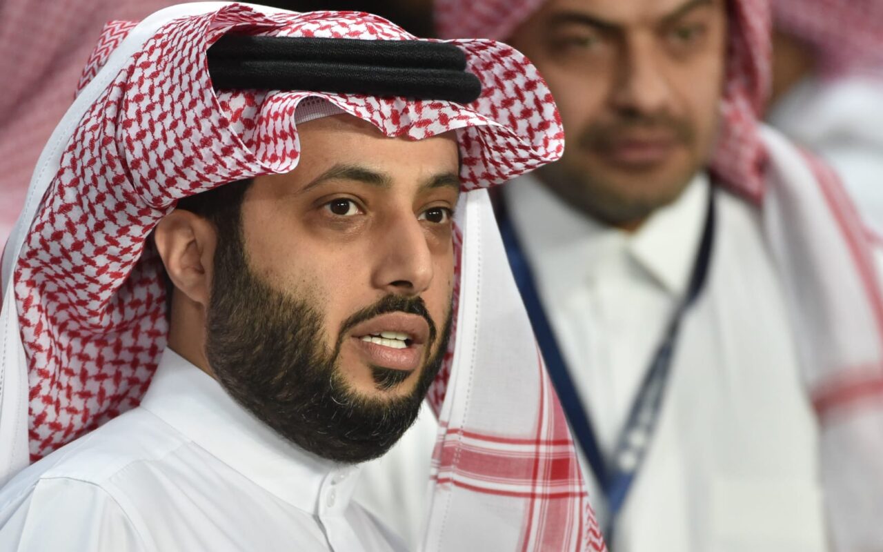 لماذا تراجع تركي آل الشيخ عن صفقة الاستثمار في نادٍ إنجليزي؟
