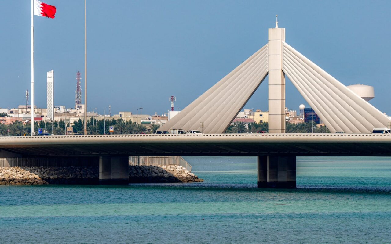 البحرين.. السجن والغرامة لـ6 متهمين بـ”جرائم إرهاب” وتأييد اعتداءات إيرانية