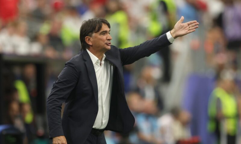 صاحب إنجاز مونديال 2018 يتولى تدريب منتخب الإمارات