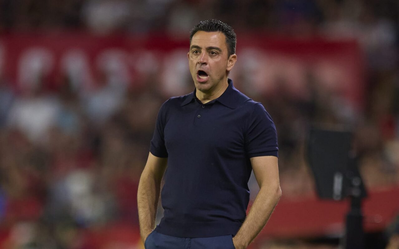 منتخب أوروبي عملاق يعيّن تشافي هيرنانديز مدربًا له