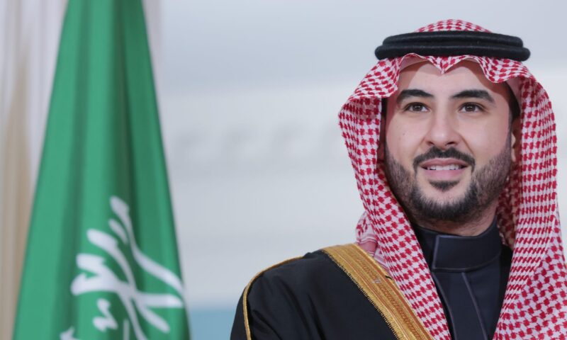 أول تعليق من وزير دفاع السعودية بعد لقاء مسؤول عسكري عراقي