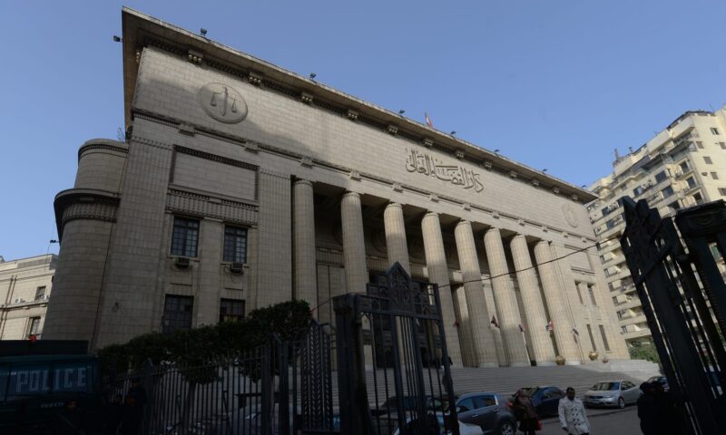 “اشترى السلاح من الدارك ويب”.. النيابة المصرية تعلن قرارها بشأن أب “قتل ابنته وآخرين خلال جلسة صلح مع مطلقته”