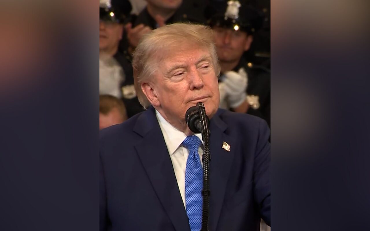 ترامب: سأعلن مضيق هرمز أراضٍ أمريكية بعد هزيمة إيران