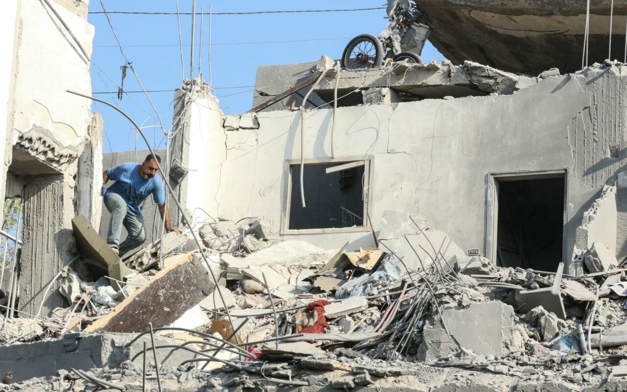 إعلام محلي: إسرائيل تقصف جنوب لبنان.. قتلى وغارات في مناطق لم تُستهدف منذ الهدنة