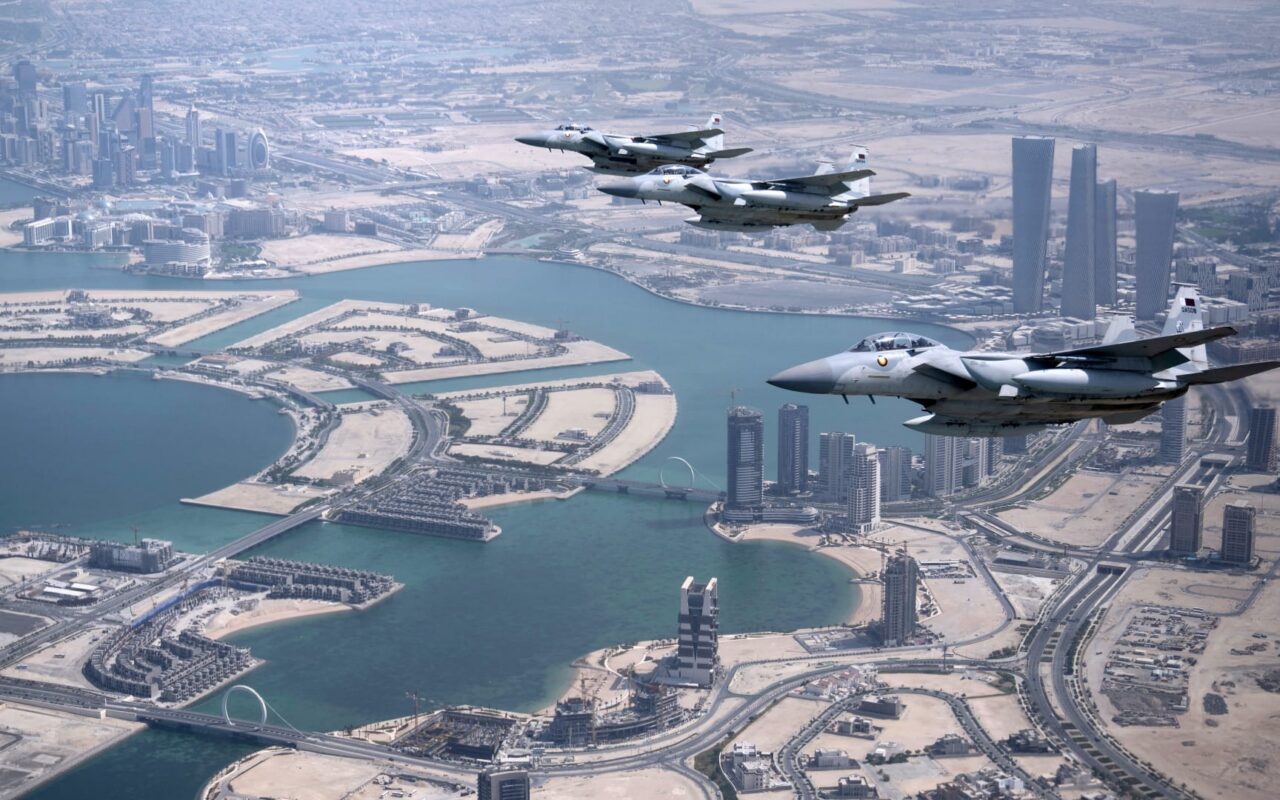 مسؤول إيراني يزعم: قطر تعرقل التحقيق في مصير 3 طيارين