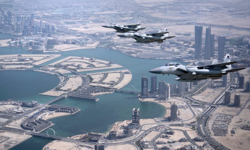 مسؤول إيراني يزعم: قطر تعرقل التحقيق في مصير 3 طيارين