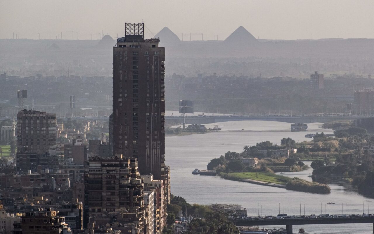 هل تعود مصر إلى رفع الفائدة؟.. صندوق النقد يوصي بالتشديد وخبراء يترقبون مسار التضخم