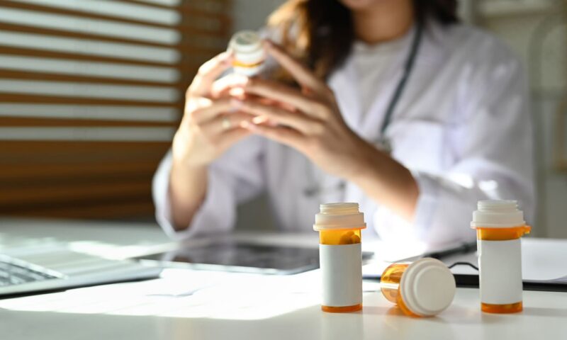 نقص فيتامين ب١٢: الأسباب والأعراض وطرق العلاج