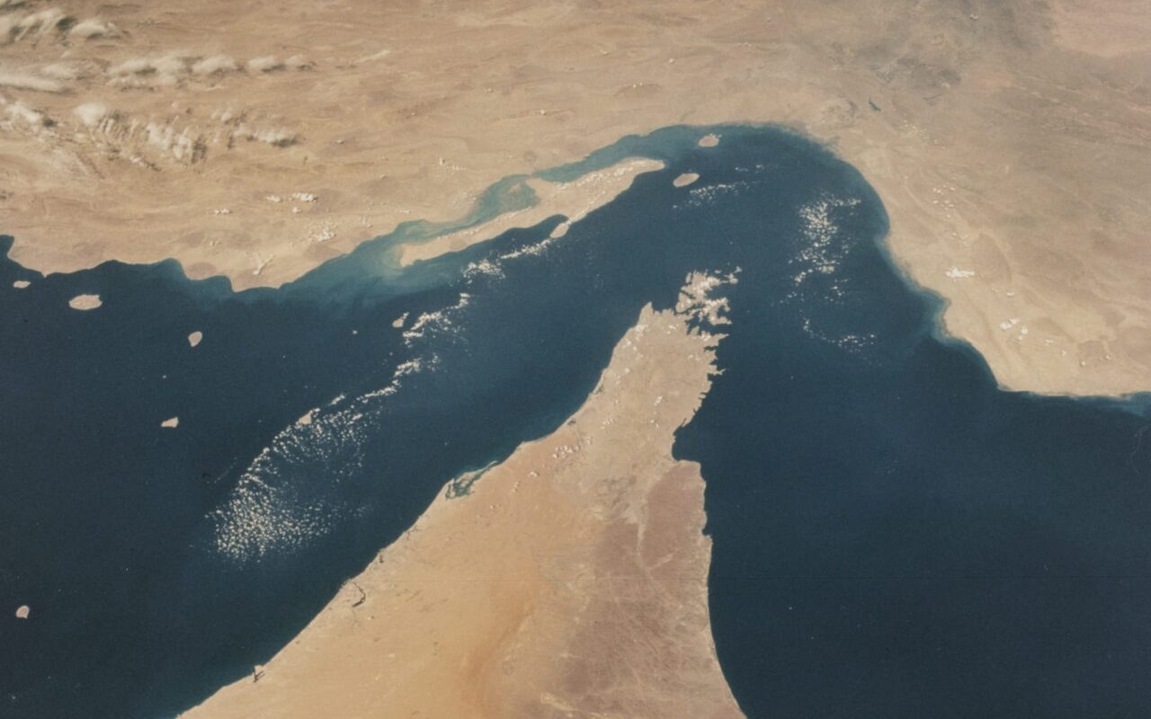 رغم تهديد ترامب.. قطر تدعم المحادثات العُمانية الإيرانية بشأن مضيق هرمز