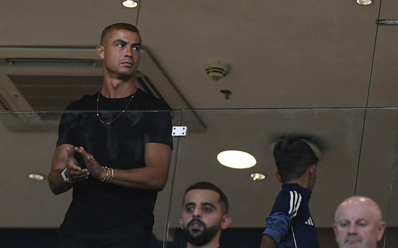 طريقة احتفال رونالدو وابنه بأهداف النصر أمام الدرعية تلقى رواجاً