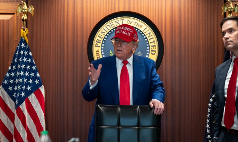 “الاستراتيجية تغيرت من مهاجمة إيران إلى خنقها”.. مصادر تكشف لـCNN كواليس إعلان ترامب عن “وقف المفاوضات”