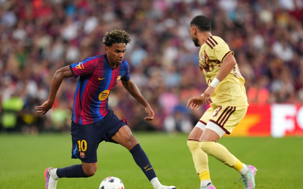 برشلونة يفوز بكأس جوان غامبر بعد تغلبه على الأهلي بفارق هدف