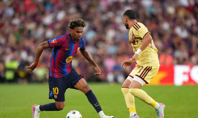 برشلونة يفوز بكأس جوان غامبر بعد تغلبه على الأهلي بفارق هدف