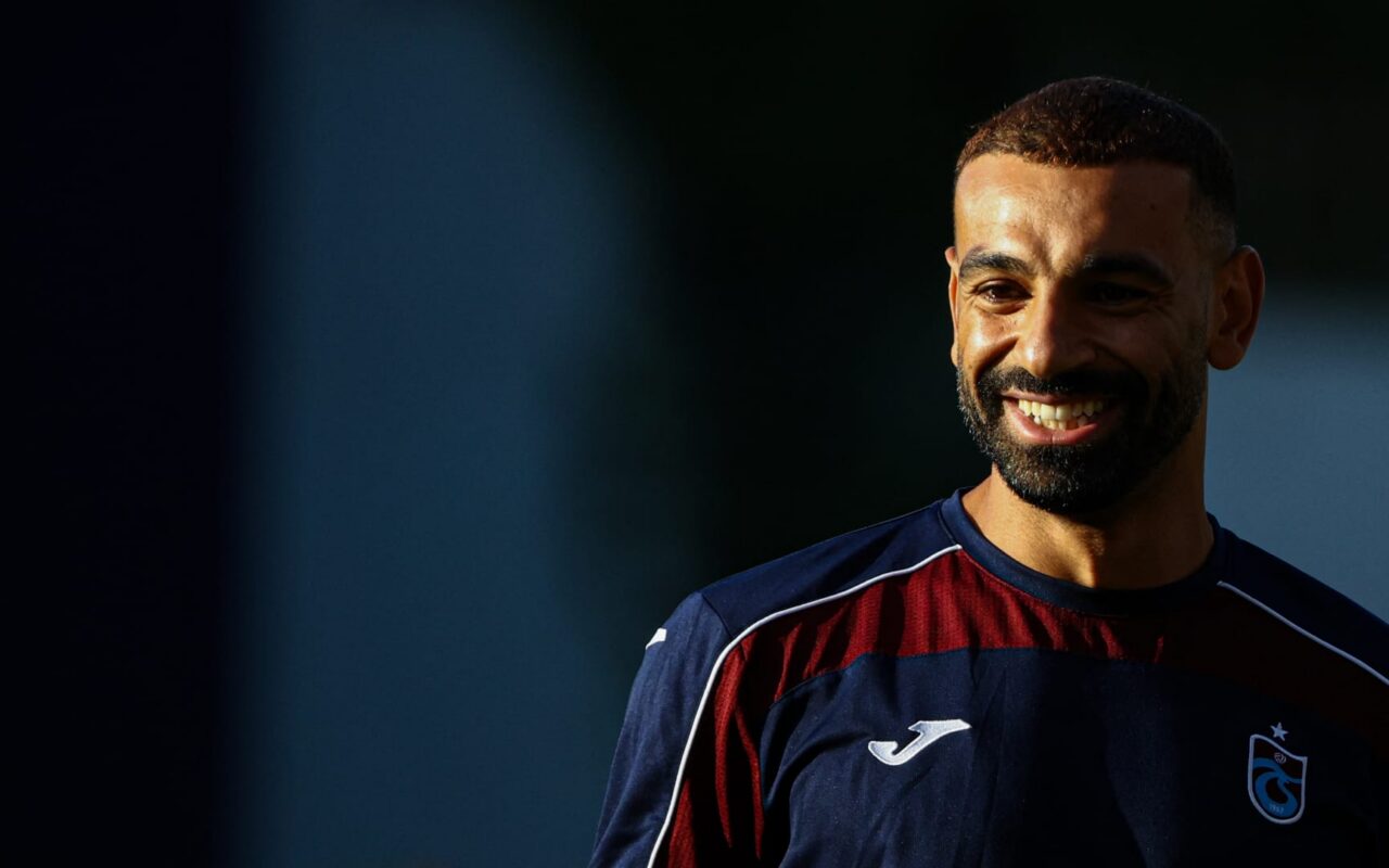“مفاجأة خاصة” من طرابزون سبور لمحمد صلاح خلال التدريبات