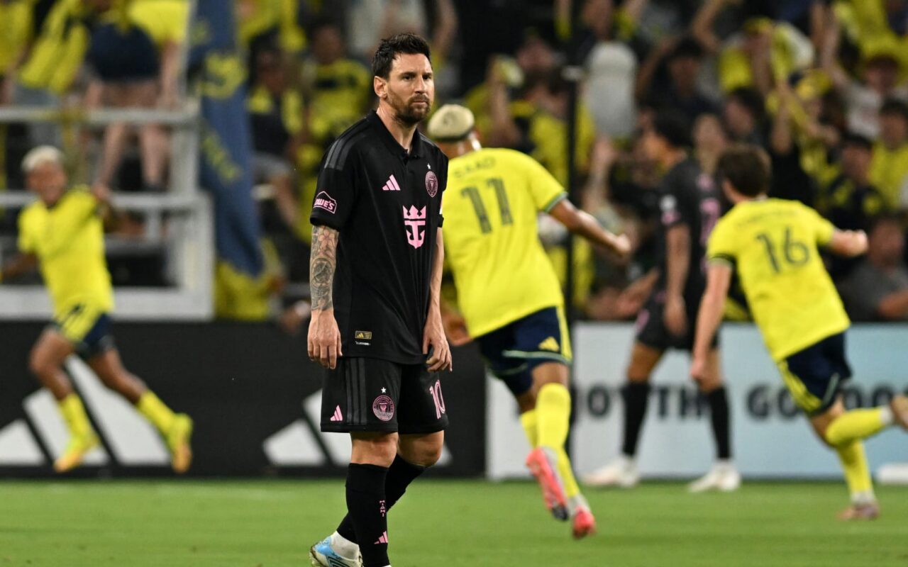 الكشف عن عقوبة ميسي بعد صفعه لاعباً في الدوري الأمريكي