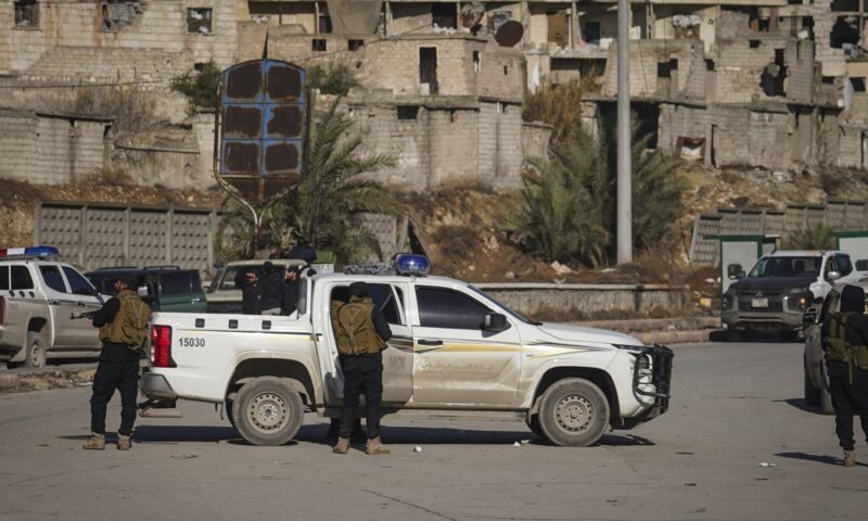 سوريا: إصابات إثر انفجار عبوة ناسفة في حافلة لقوى الأمن الداخلي