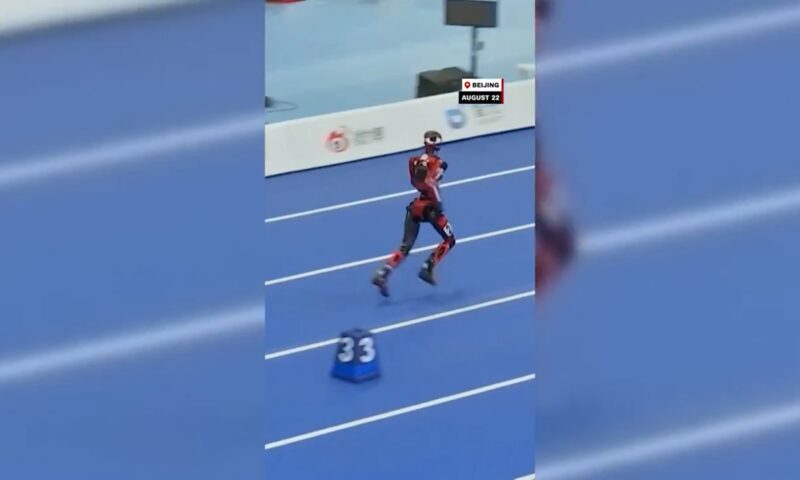 روبوتات تتسابق وتقاتل وتلعب كرة القدم في أكبر منافسة عالمية من نوعها