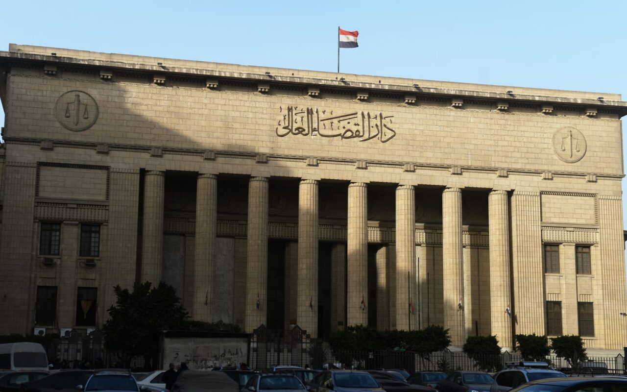 مصر.. حبس مدير مدرسة دولية حصل على قروض بأسماء أولياء أمور دون علمهم