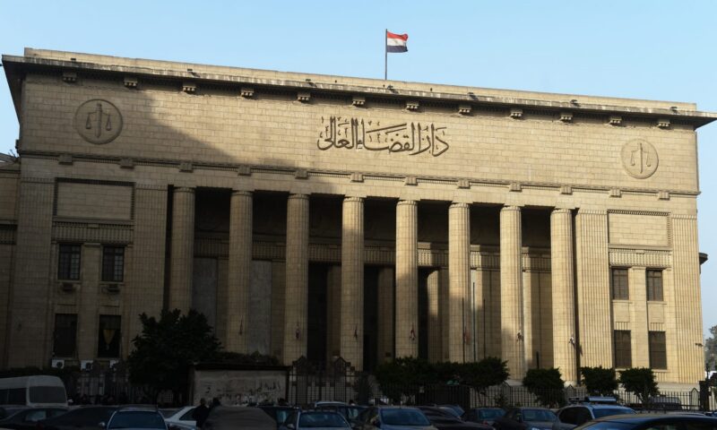 مصر.. حبس مدير مدرسة دولية حصل على قروض بأسماء أولياء أمور دون علمهم