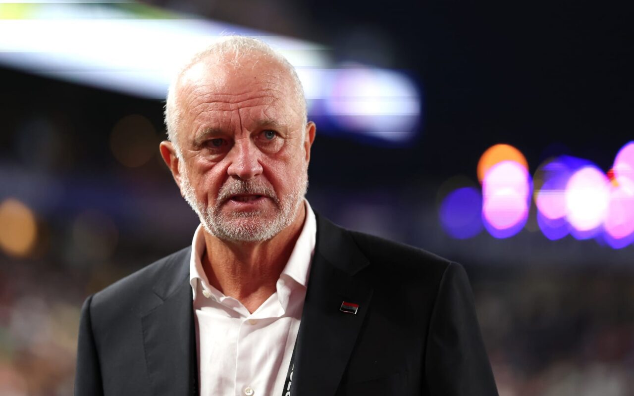 منتخب العراق يجدد عقد غراهام أرنولد.. ما أول تعليق للمدرب؟