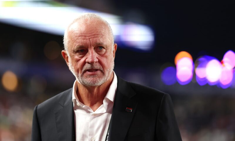 منتخب العراق يجدد عقد غراهام أرنولد.. ما أول تعليق للمدرب؟