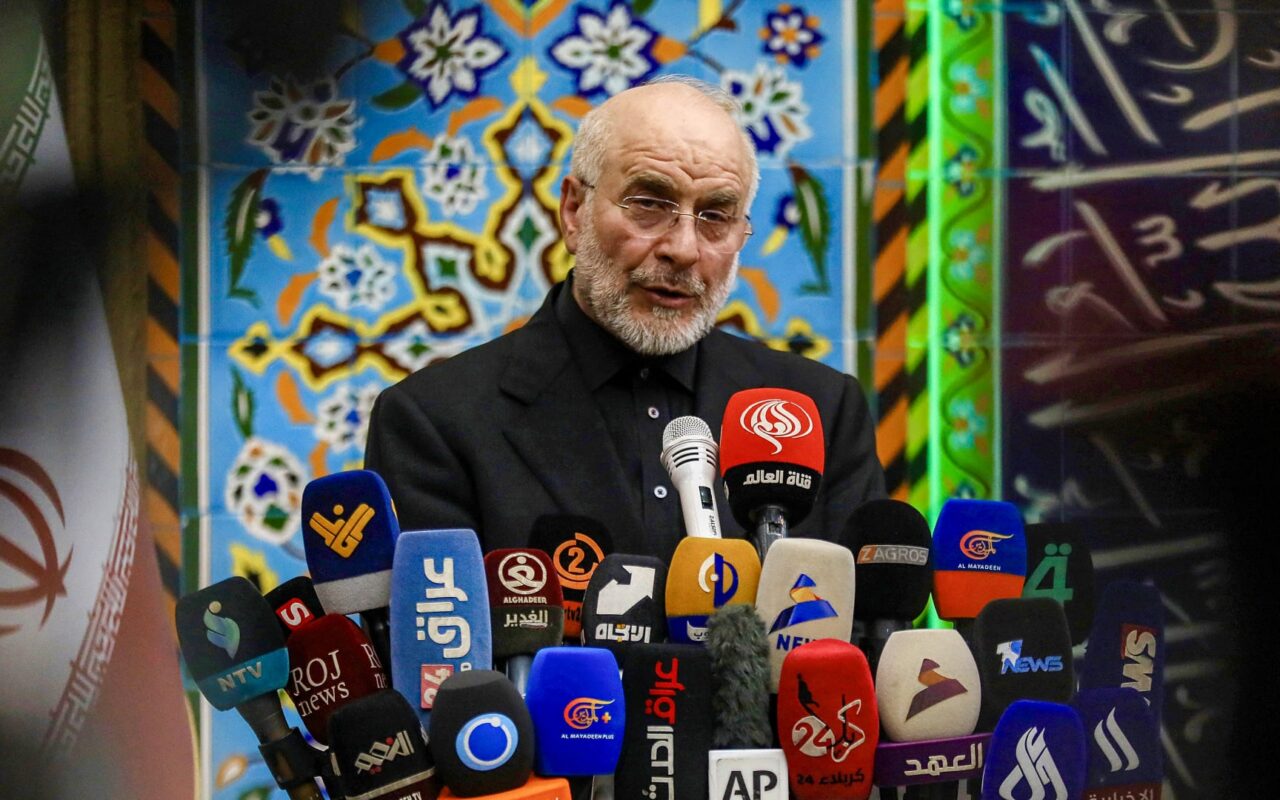 أول تعليق إيراني بعد إعلان أمريكا عن تفاصيل “الإنزال الاقتصادي”