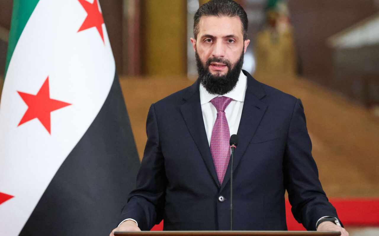 الشرع يعلّق على رفع اسم سوريا من قائمة الدول الراعية للإرهاب.. ماذا قال؟