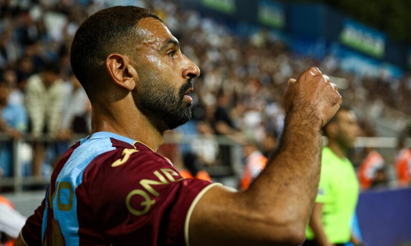 مغنية تركية تهدي أغنية لمحمد صلاح بعد تألقه مع ناديه.. وهذه كلماتها