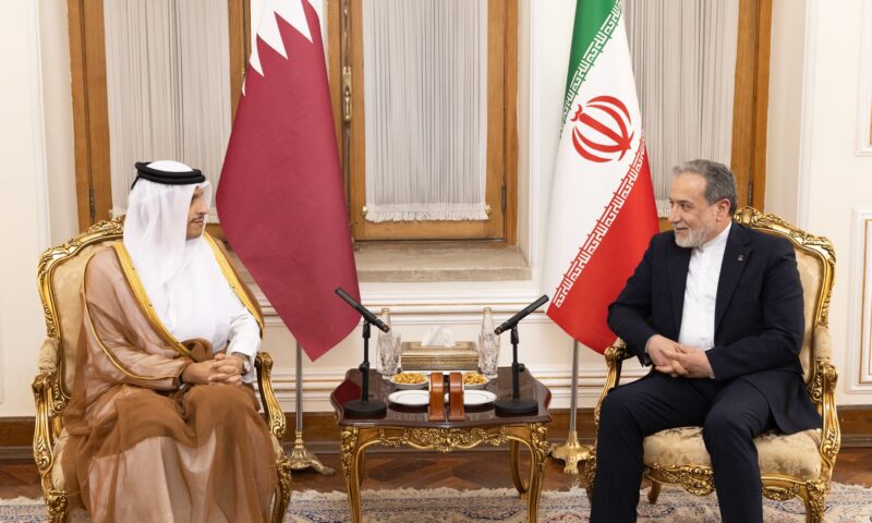 رئيس وزراء قطر من طهران: يجب احترام سيادة دول الجوار