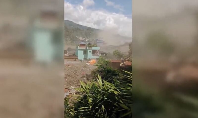 صباح الجمعة.. قفزة بأرقام ضحايا الفيضانات على حدود نيبال والصين