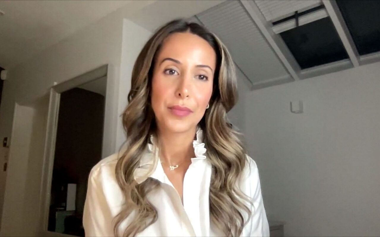 بعد 6 أشهر من القصف الأمريكي.. ماذا شاهدت مراسلة داخل مدرسة ميناب الإيرانية؟