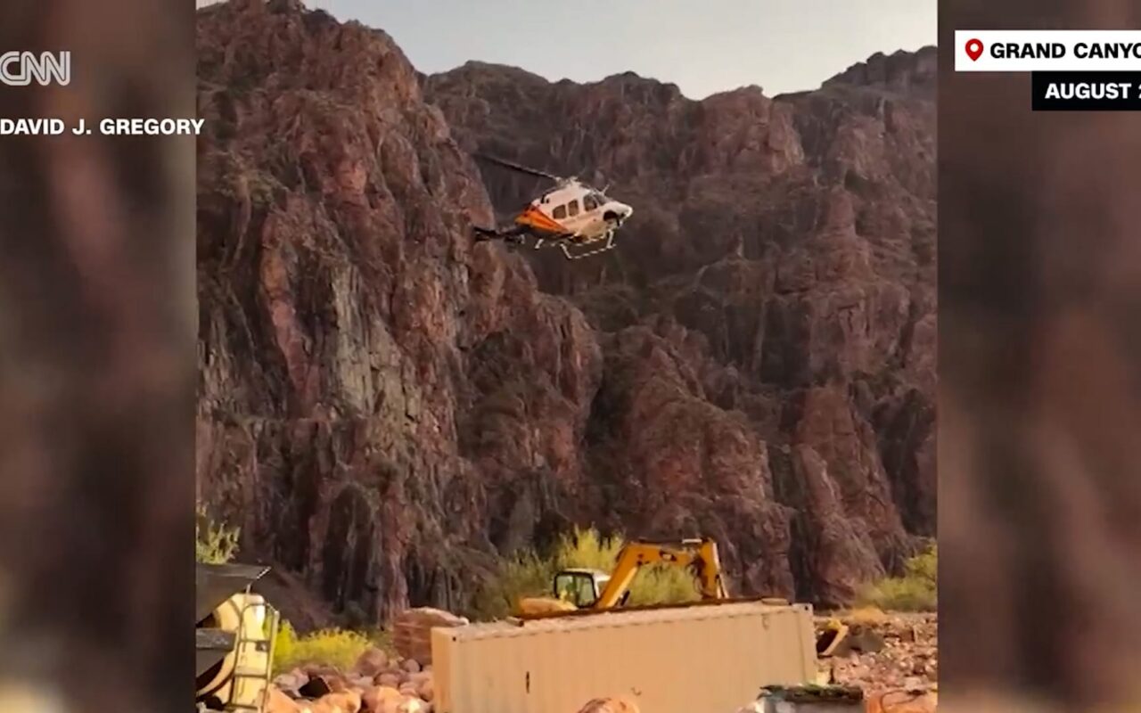لحظات مرعبة.. فيضان مفاجئ يجتاح منتزها بأمريكا مخلفًا قتيلًا ومفقودين