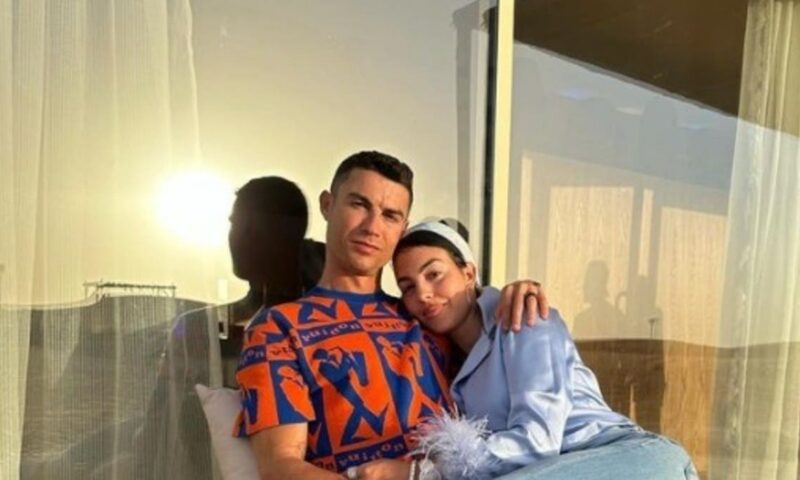 “ديلي ميل”: رونالدو تزوج جورجينا مدنياً يوم الثلاثاء