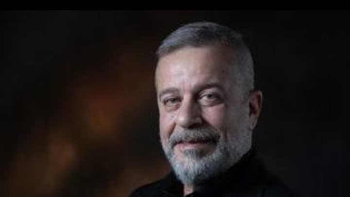 آخر العنقود داخلة الجامعة .. شريف منير يحتفل بتخرج ابنته