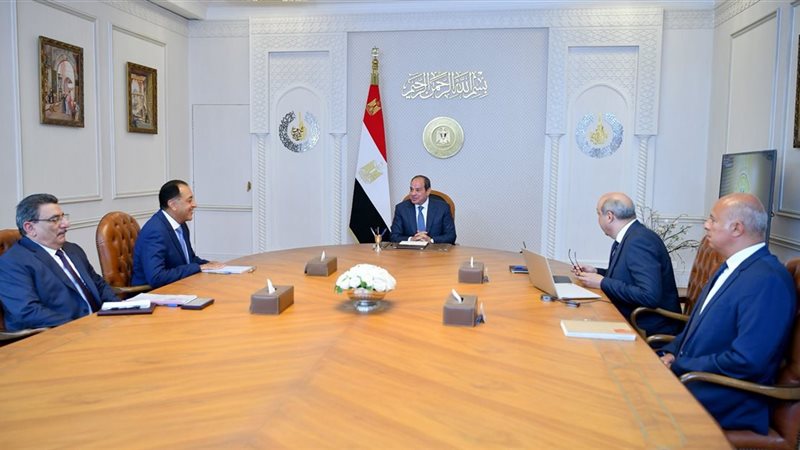 السيسي يتابع جهود تحديث البنية التحتية للمطارات وزيادة طاقاتها الاستيعابية وتحسين مستوى الخدمات (صور)
